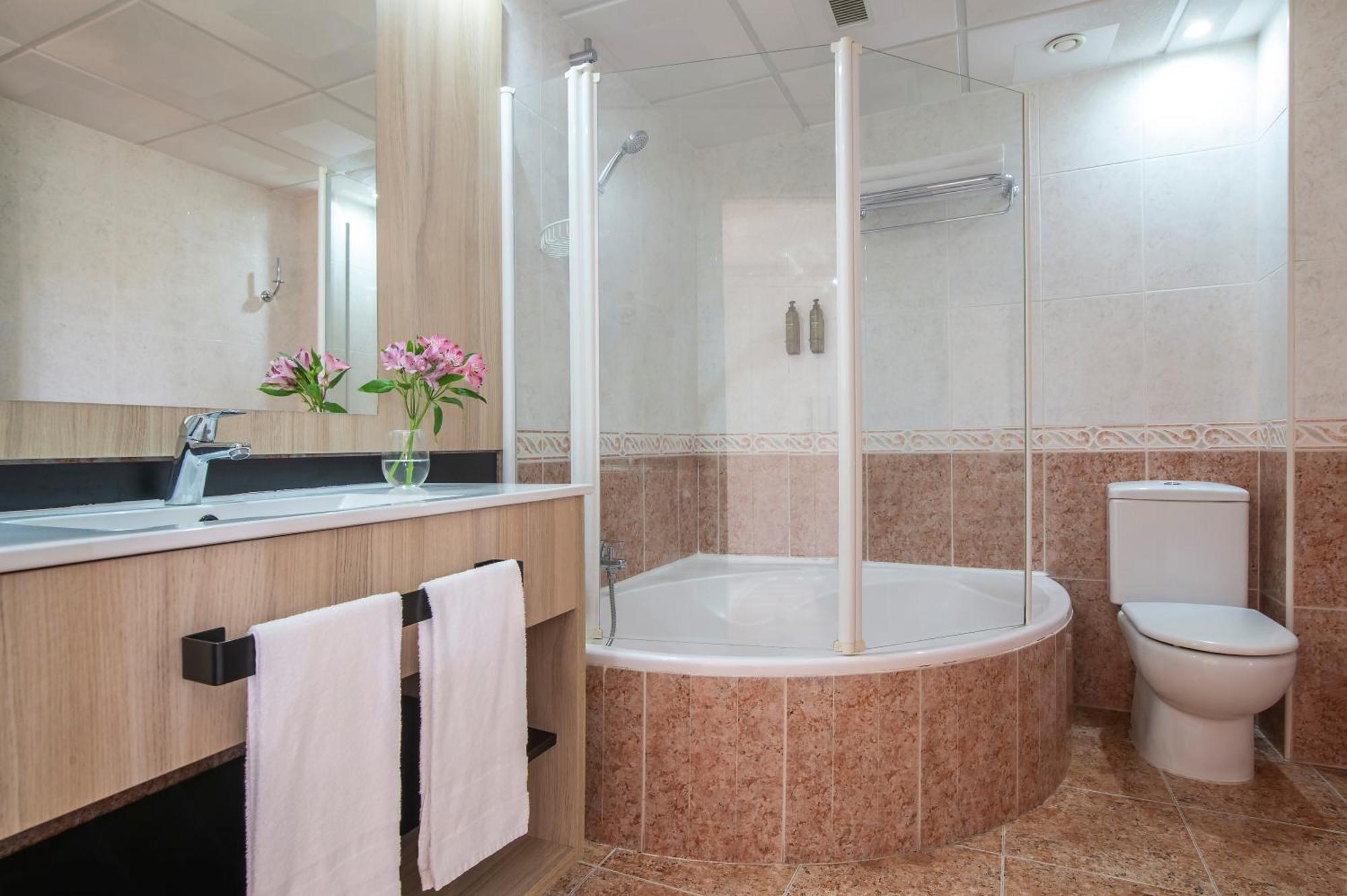 East By Pierre & Hotel Benidorm